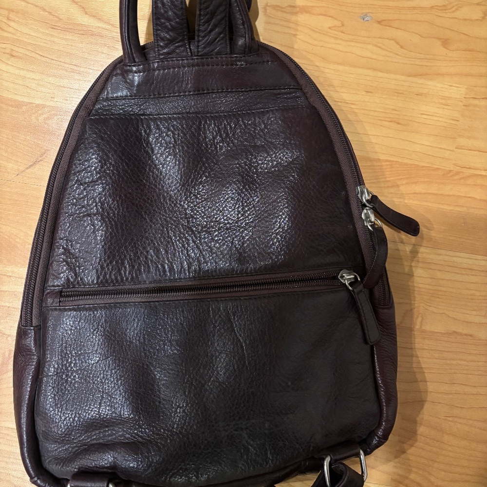 BROWN LEATHER BACKPACK